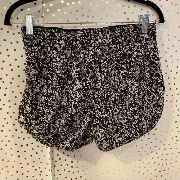 Lululemon Choose A Side Short - Picture 7 of 7